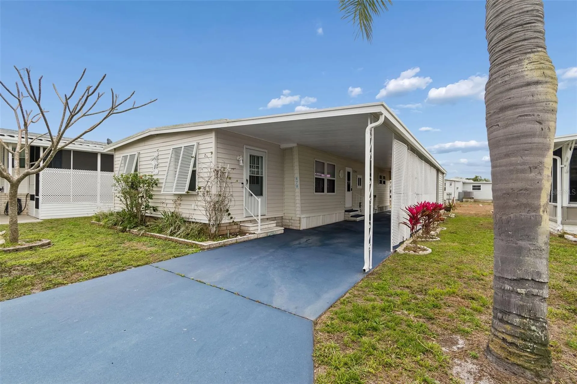 678 Mount Madison Avenue NE St Petersburg FL 33702