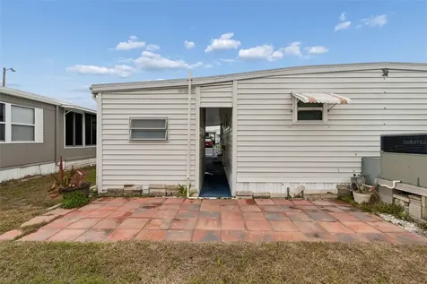 678 Mount Madison Avenue NE St Petersburg FL 33702