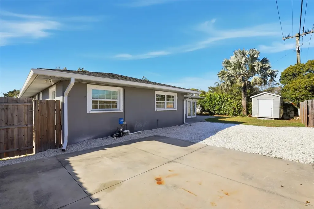 3827 Sugar Lane Sarasota FL 34235