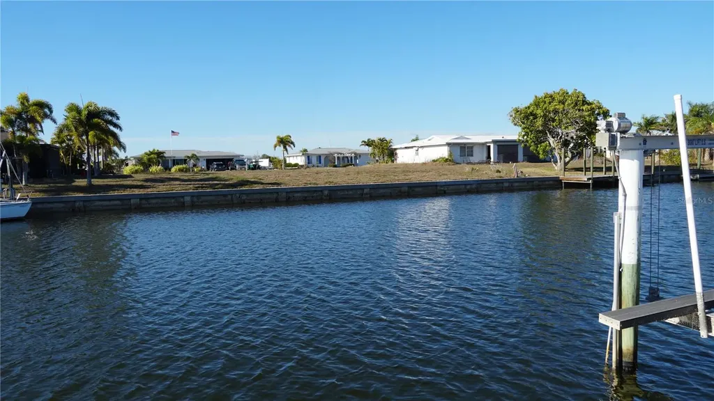 286 Fields Terrace SE Port Charlotte FL 33952