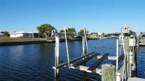 286 Fields Terrace SE Port Charlotte FL 33952