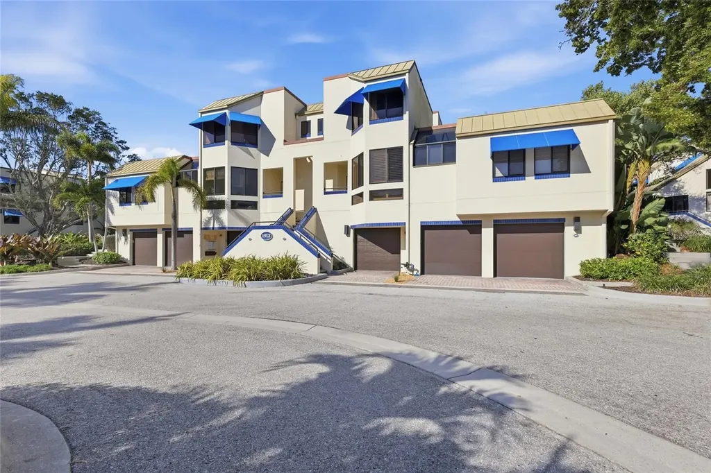 1912 Harbourside Drive Longboat Key FL 34228
