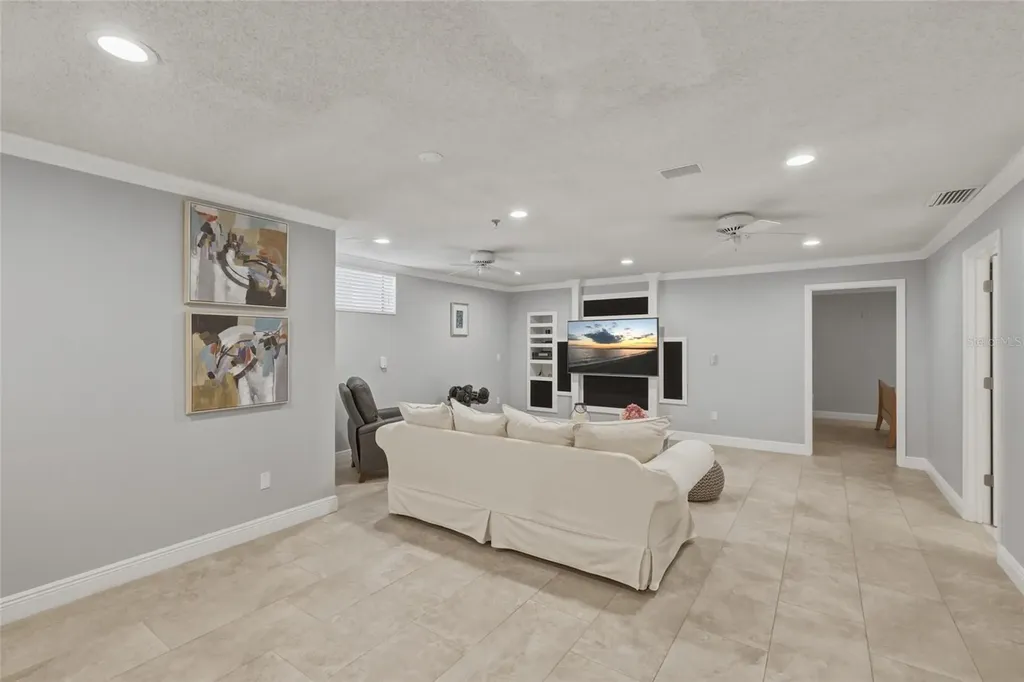 1912 Harbourside Drive Longboat Key FL 34228