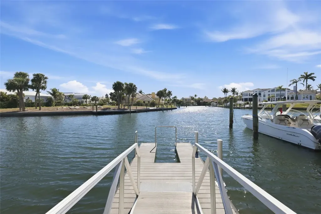 1912 Harbourside Drive Longboat Key FL 34228