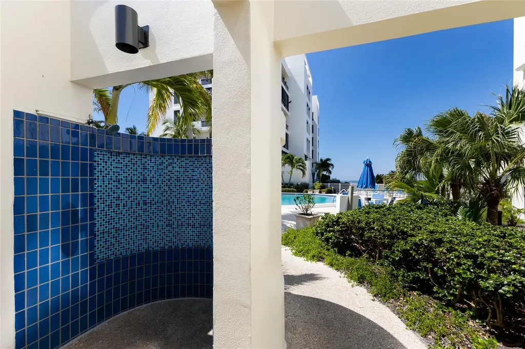 1912 Harbourside Drive Longboat Key FL 34228