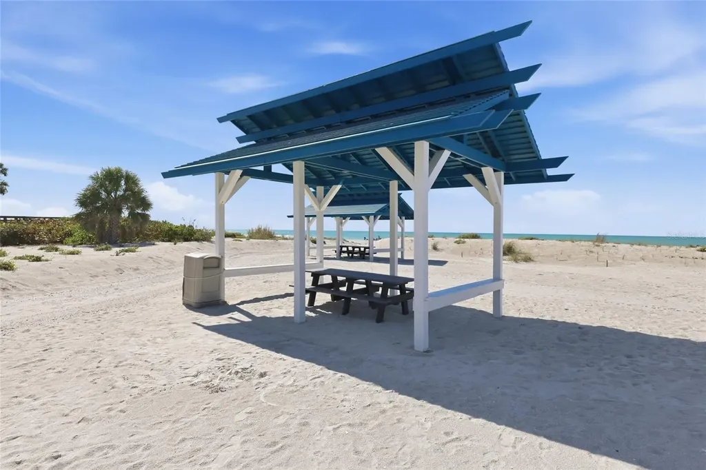 1912 Harbourside Drive Longboat Key FL 34228