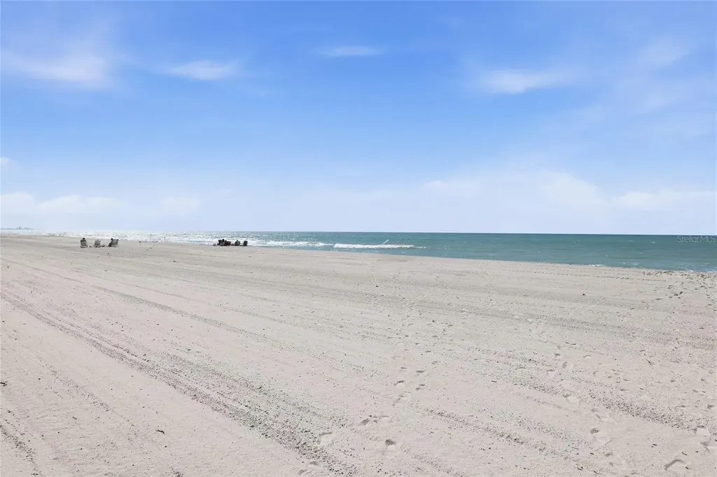 1912 Harbourside Drive Longboat Key FL 34228