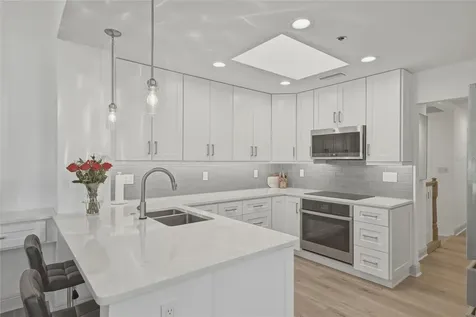 1912 Harbourside Drive Longboat Key FL 34228