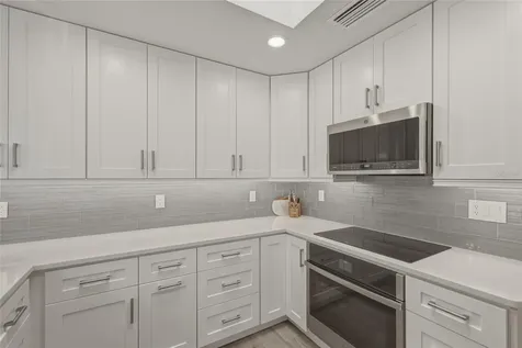 1912 Harbourside Drive Longboat Key FL 34228