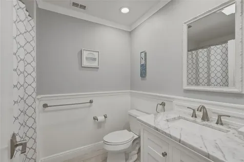1912 Harbourside Drive Longboat Key FL 34228