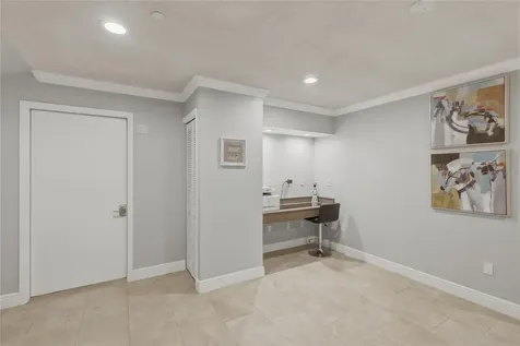 1912 Harbourside Drive Longboat Key FL 34228