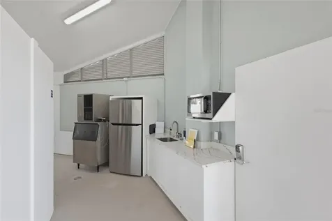 1912 Harbourside Drive Longboat Key FL 34228