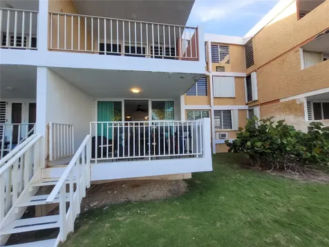 109 Costa Luquillo Cond. Luquillo PR 00773
