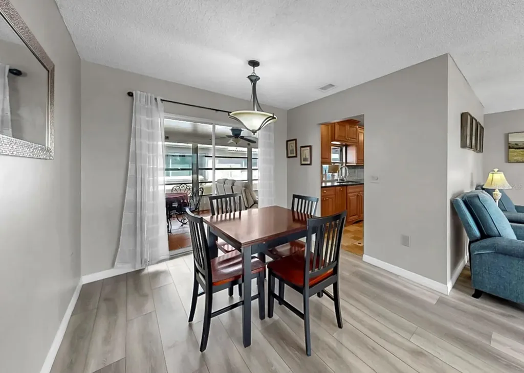 4005 Palm Court Bradenton FL 34208
