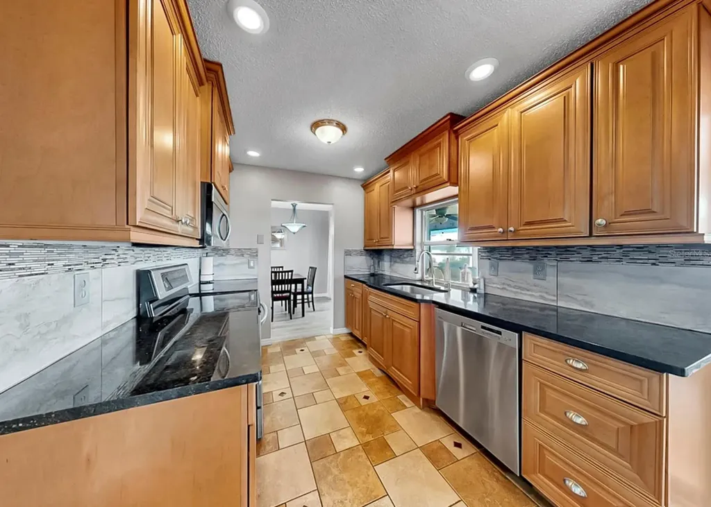 4005 Palm Court Bradenton FL 34208