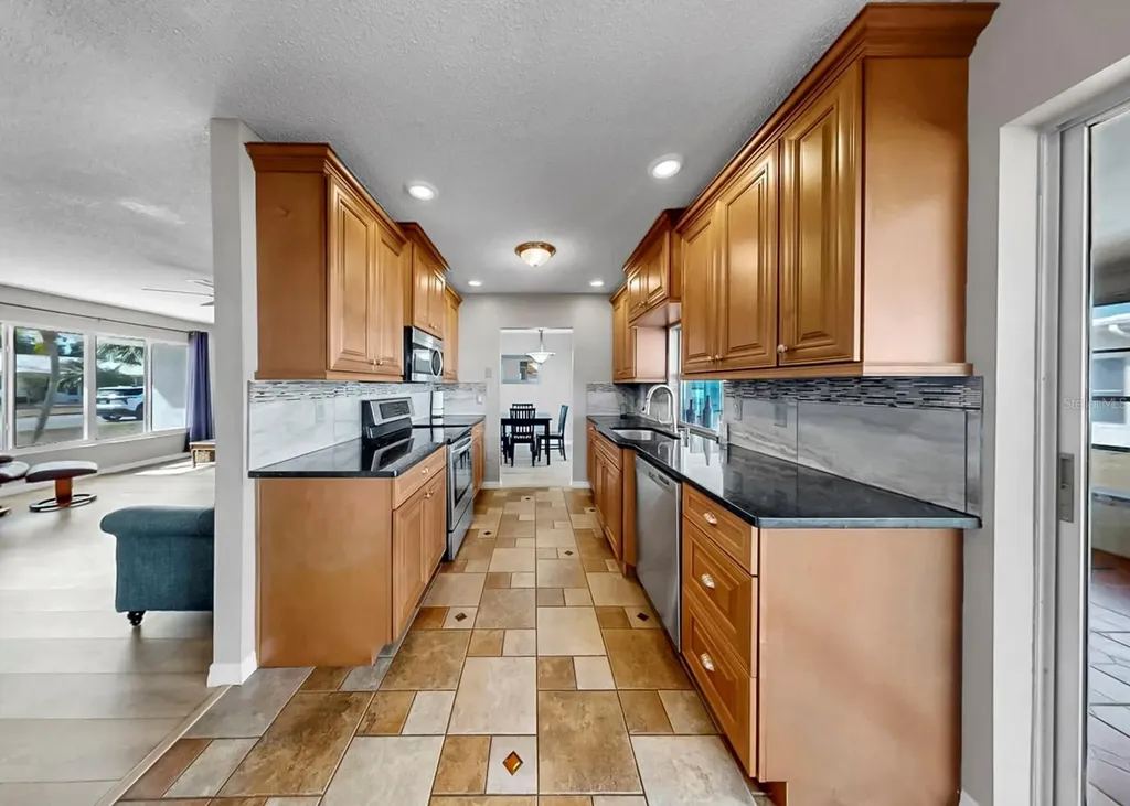 4005 Palm Court Bradenton FL 34208