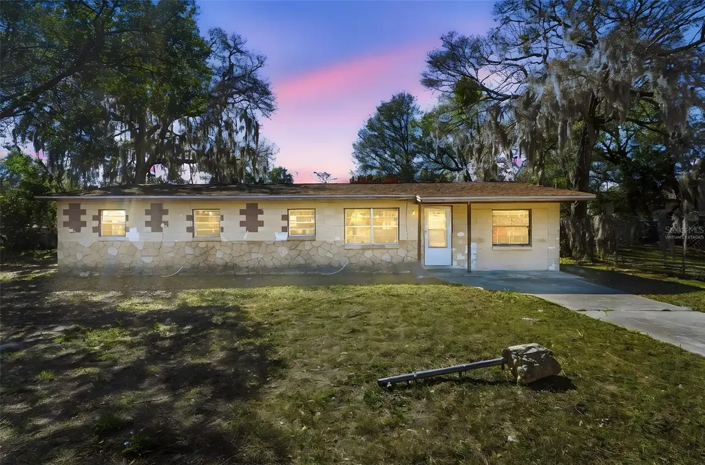 808 Oakmont Court Deland FL 32720