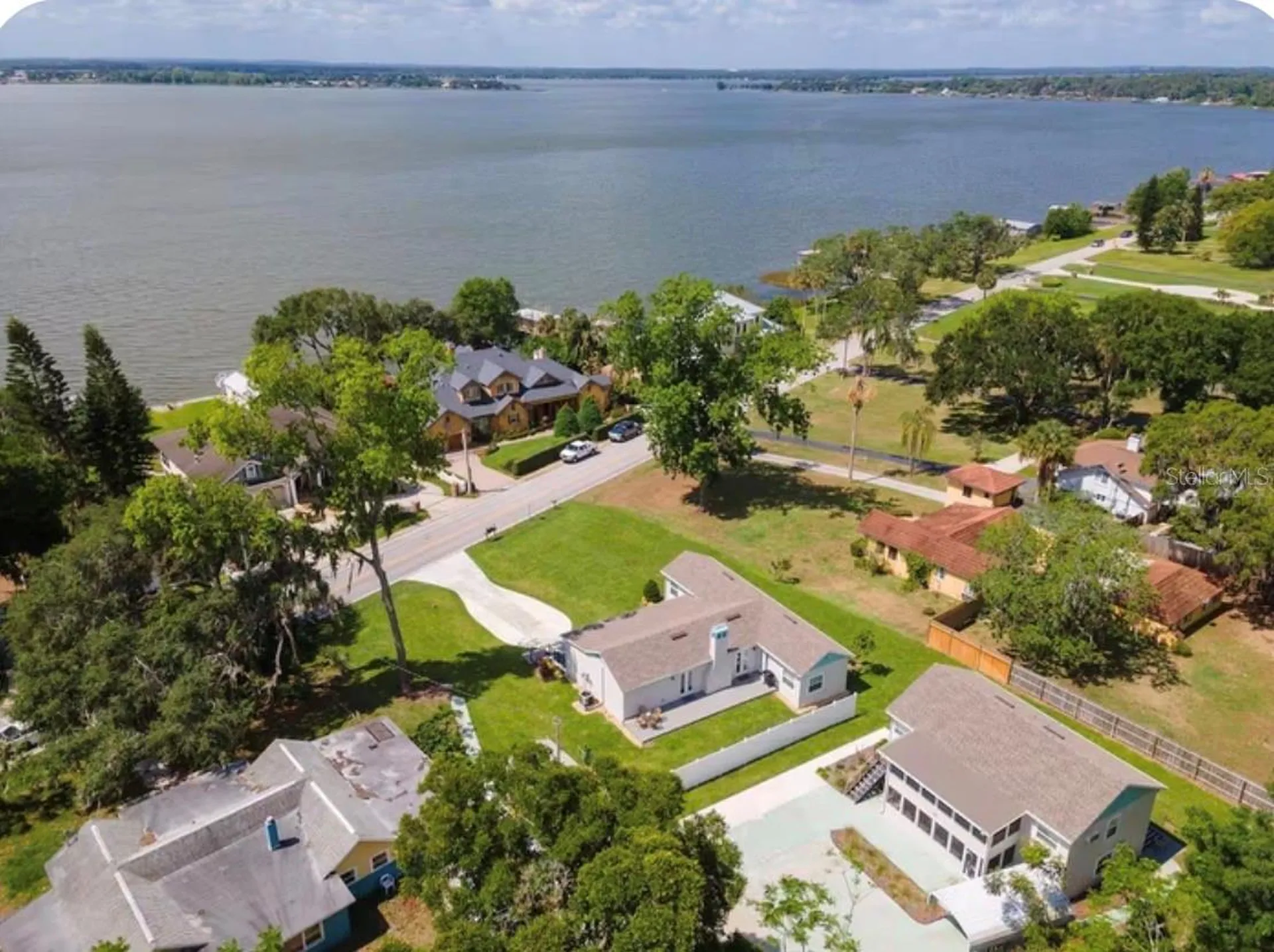 1355 Lakeshore Drive Mount Dora FL 32757