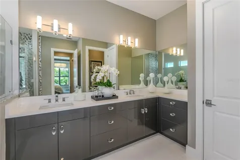 5060 Simons Court Lakewood Ranch FL 34211