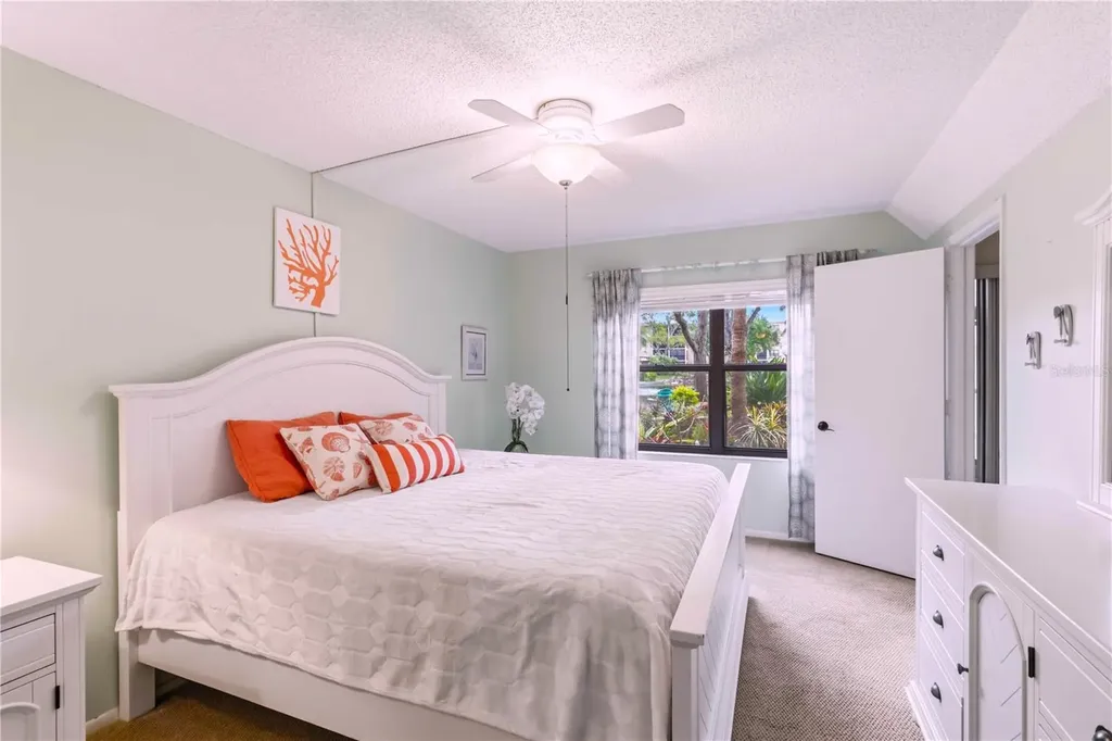 635 30th Avenue W Bradenton FL 34205