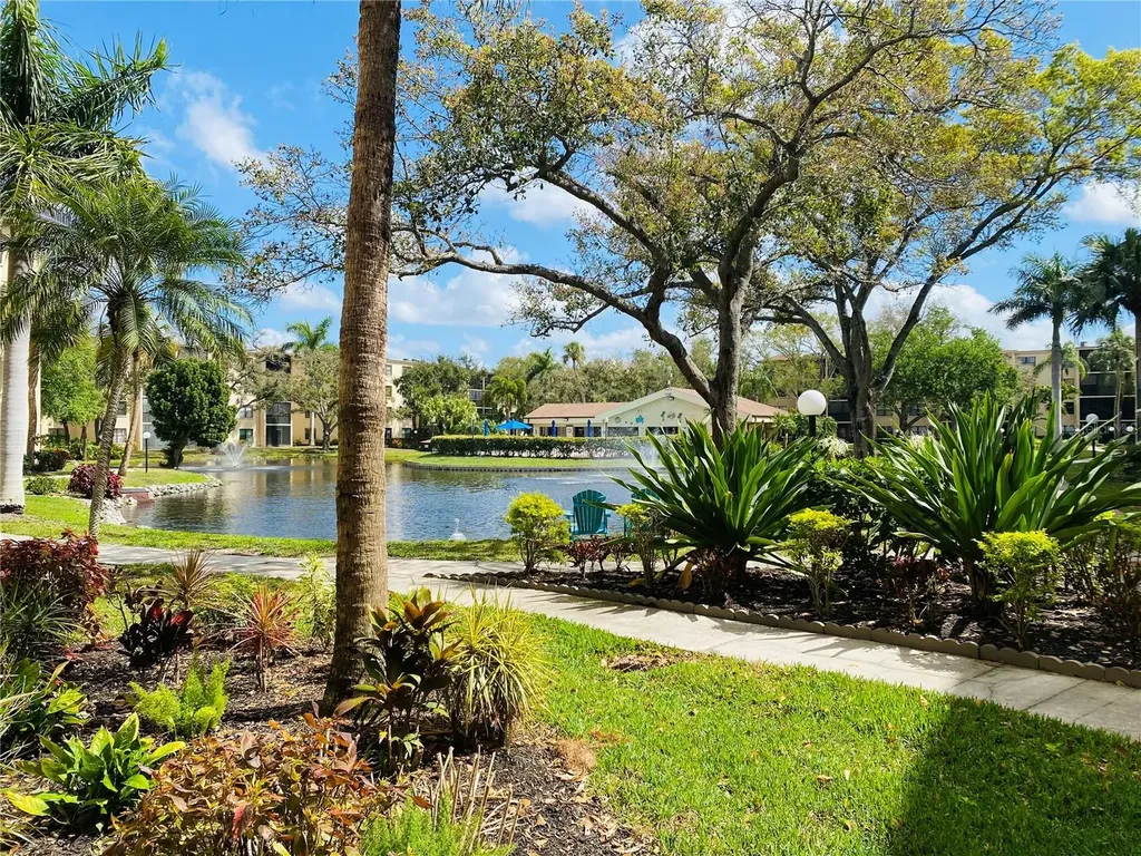 635 30th Avenue W Bradenton FL 34205
