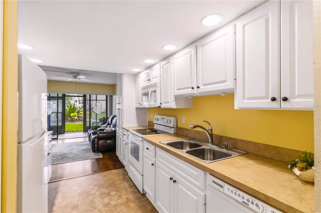 635 30th Avenue W Bradenton FL 34205