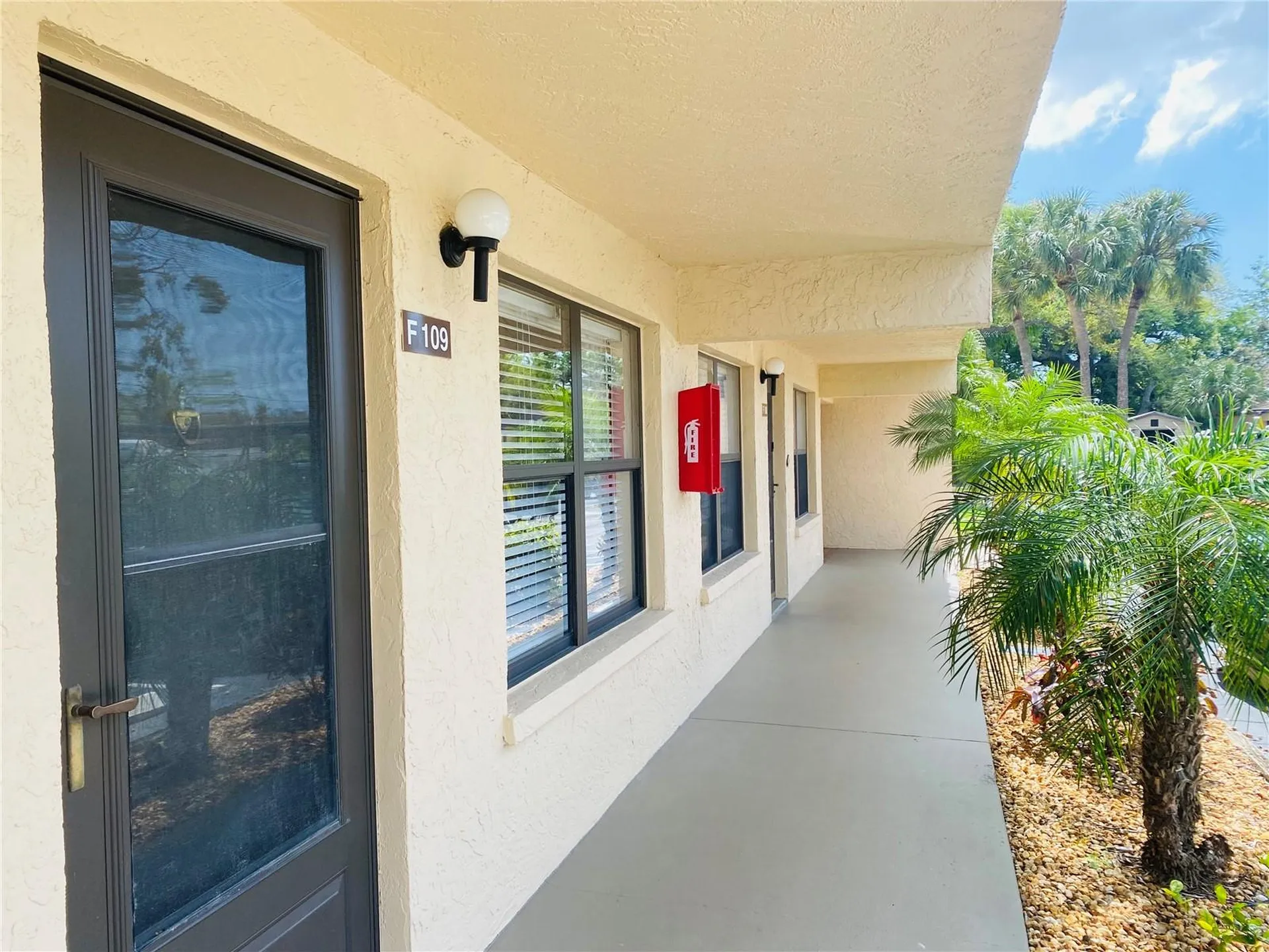 635 30th Avenue W Bradenton FL 34205
