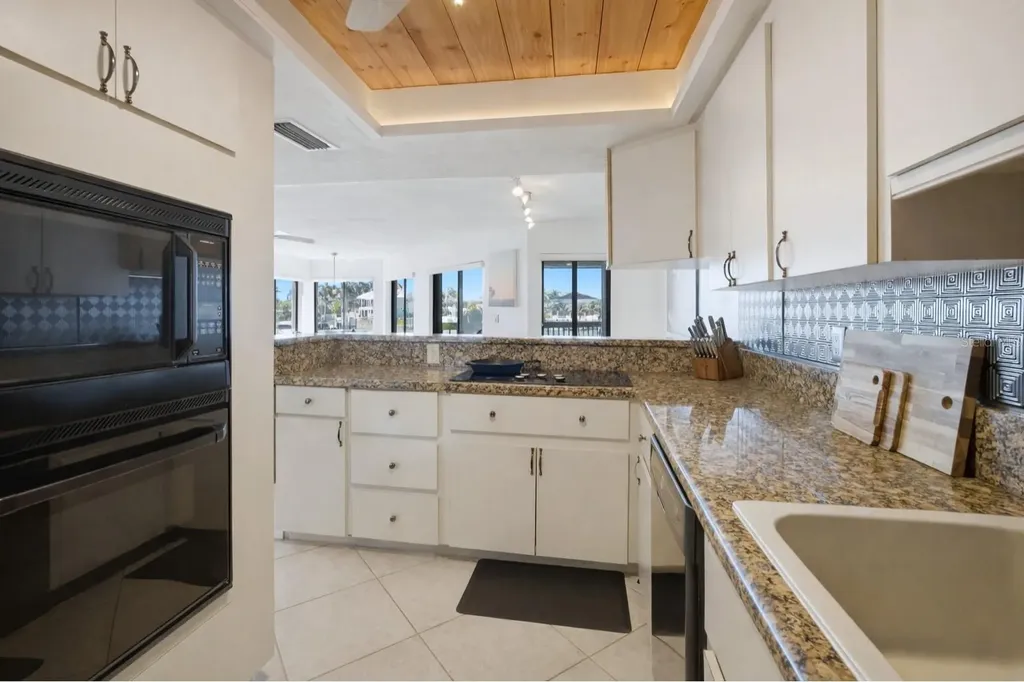 534 Pinellas Bayway S St Petersburg FL 33715