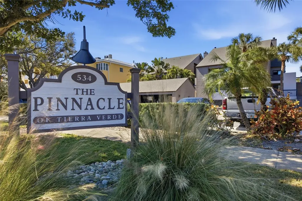 534 Pinellas Bayway S St Petersburg FL 33715
