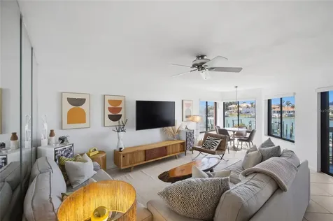 534 Pinellas Bayway S St Petersburg FL 33715