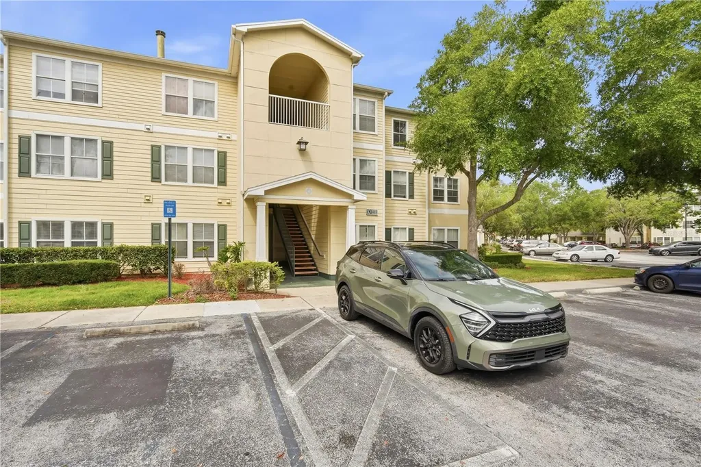 18125 Sterling Gate Circle Tampa FL 33647
