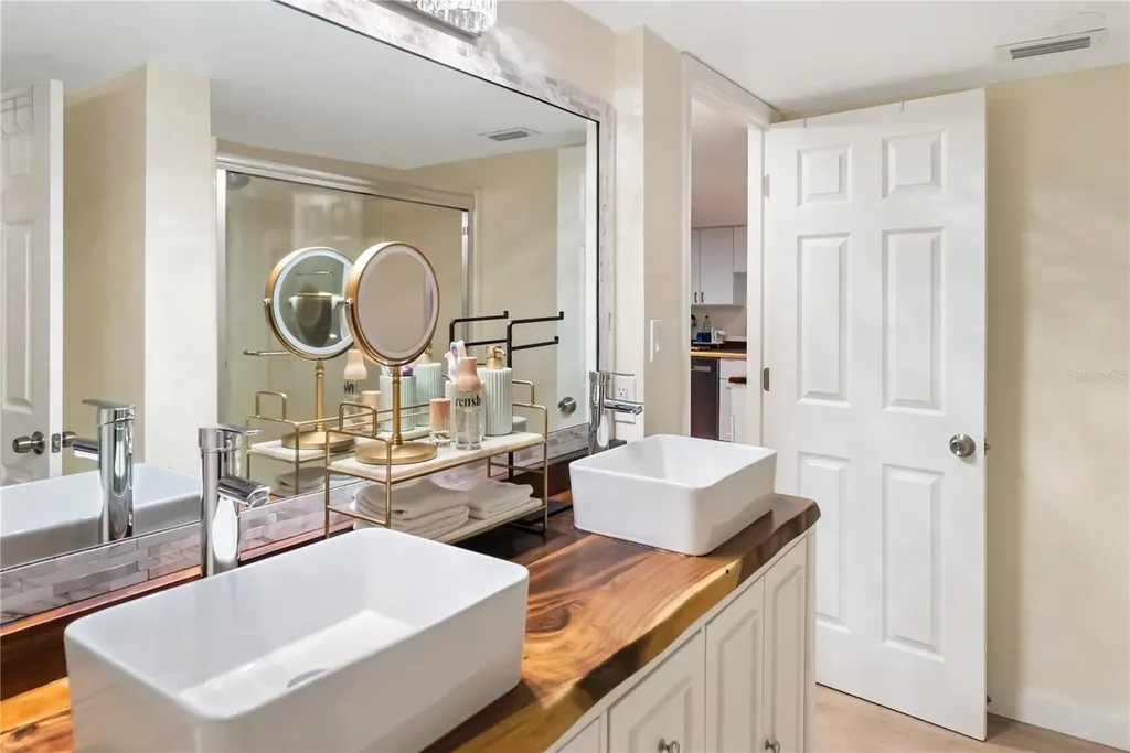 3700 S Osprey Avenue Sarasota FL 34239