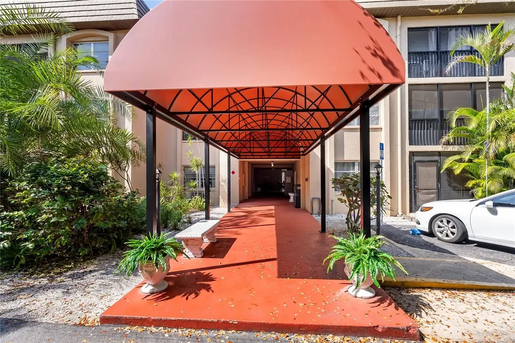 3700 S Osprey Avenue Sarasota FL 34239
