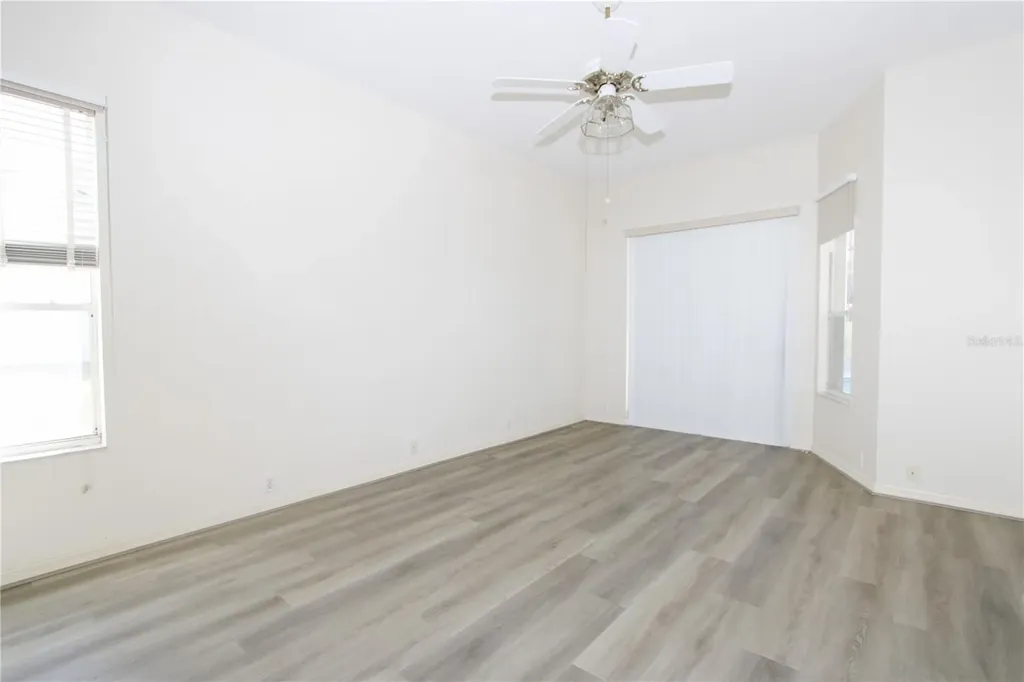 2319 Sunview Avenue Valrico FL 33596