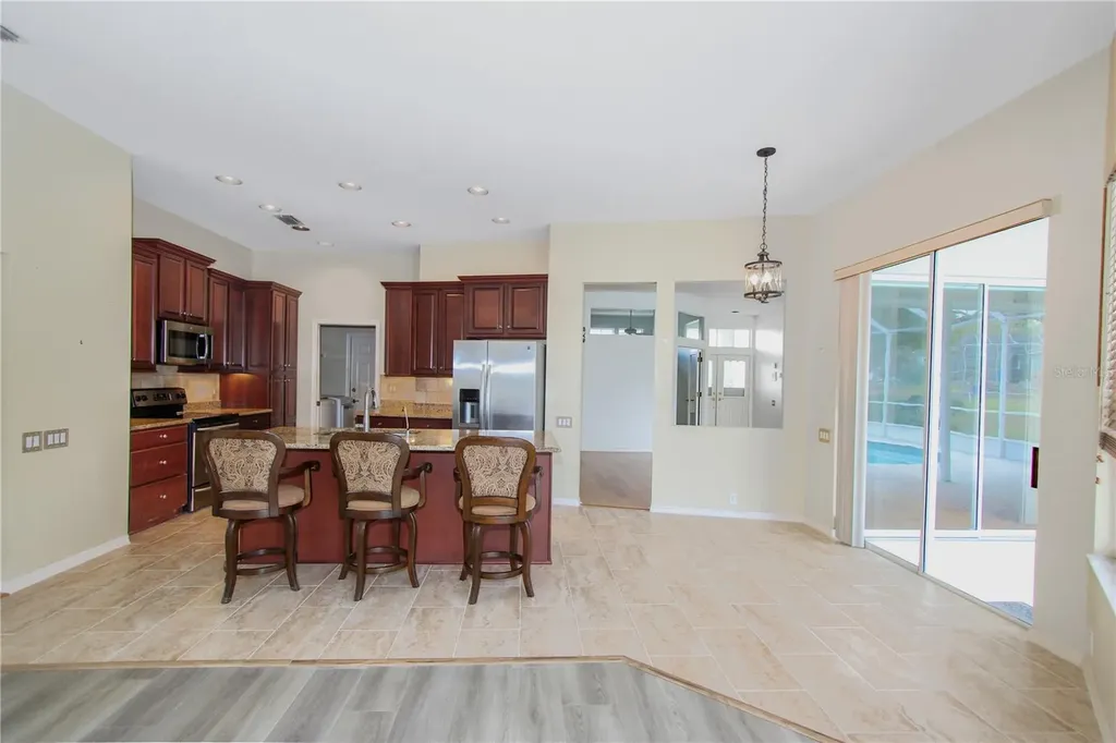 2319 Sunview Avenue Valrico FL 33596