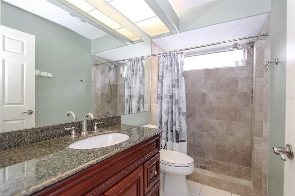 2319 Sunview Avenue Valrico FL 33596