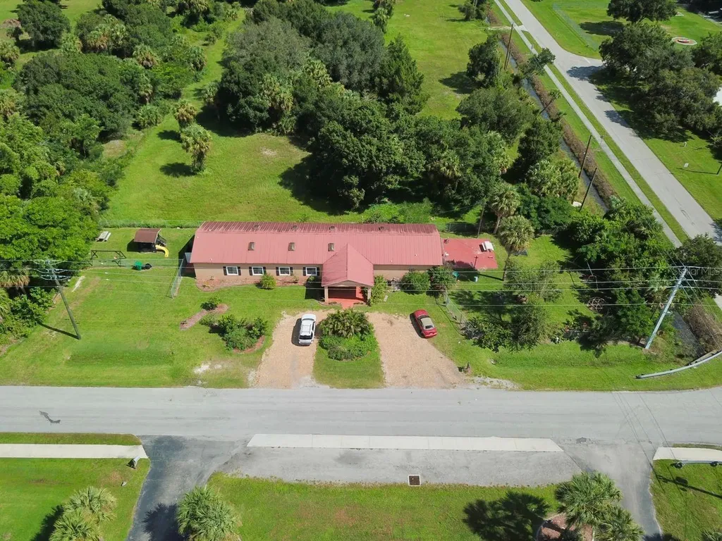 704 SW 6th Street Okeechobee FL 34974