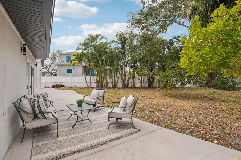 850 Rafael Boulevard NE St Petersburg FL 33704