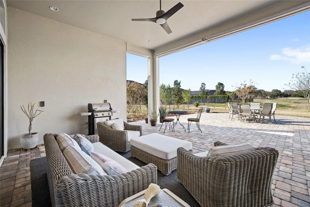 25620 Grandview Pointe Sorrento FL 32776