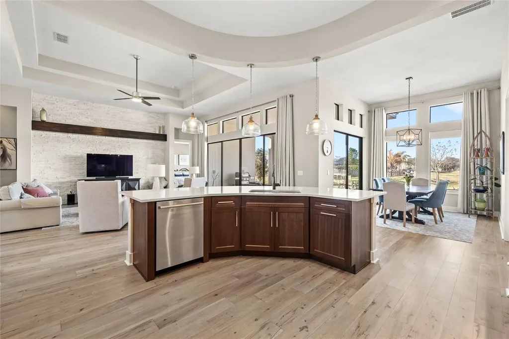 25620 Grandview Pointe Sorrento FL 32776