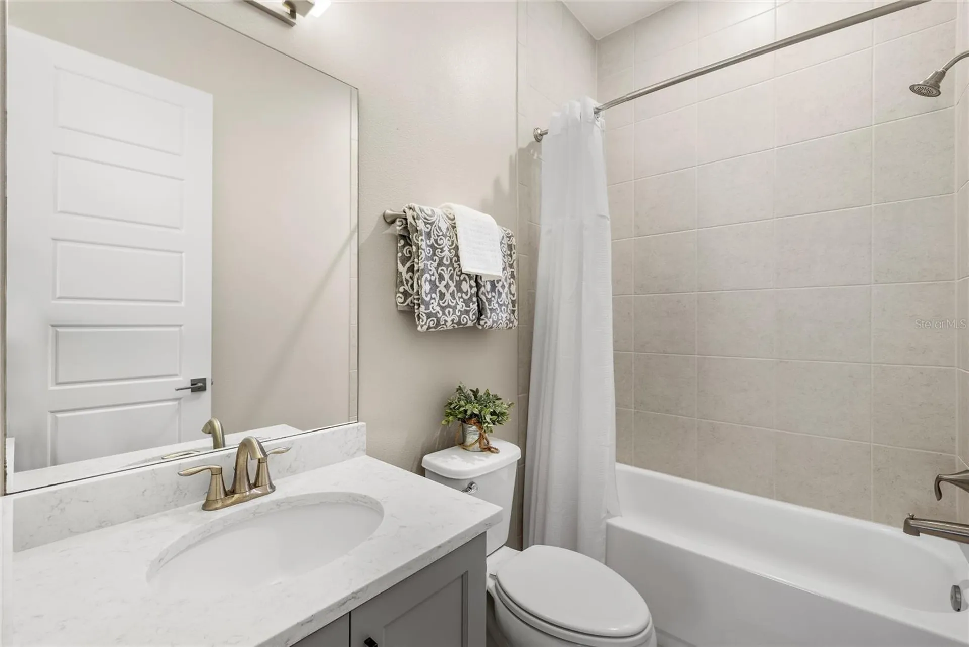 25620 Grandview Pointe Sorrento FL 32776