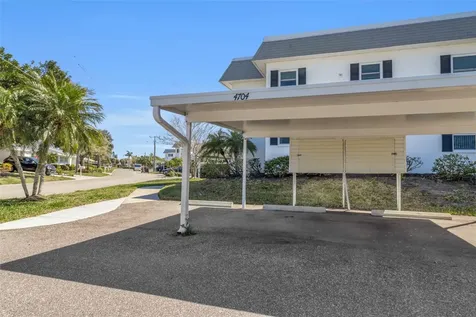 4704 Independence Drive Bradenton FL 34210