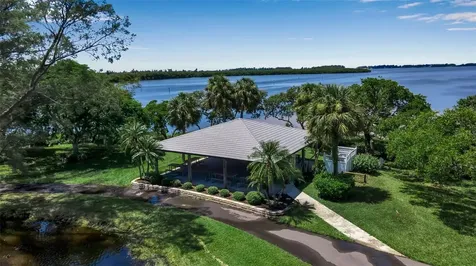 4704 Independence Drive Bradenton FL 34210
