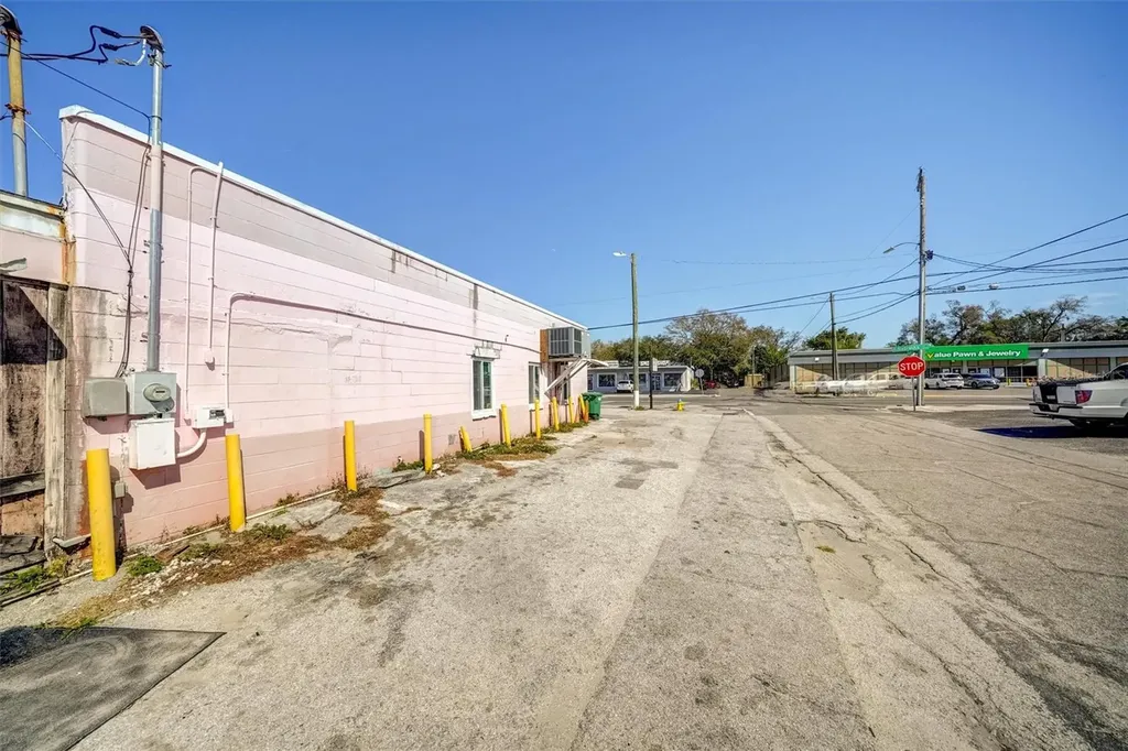 5202 N Nebraska Avenue E Tampa FL 33603