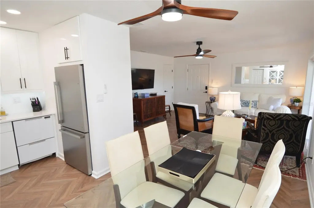 5048 Beach Drive SE St Petersburg FL 33705