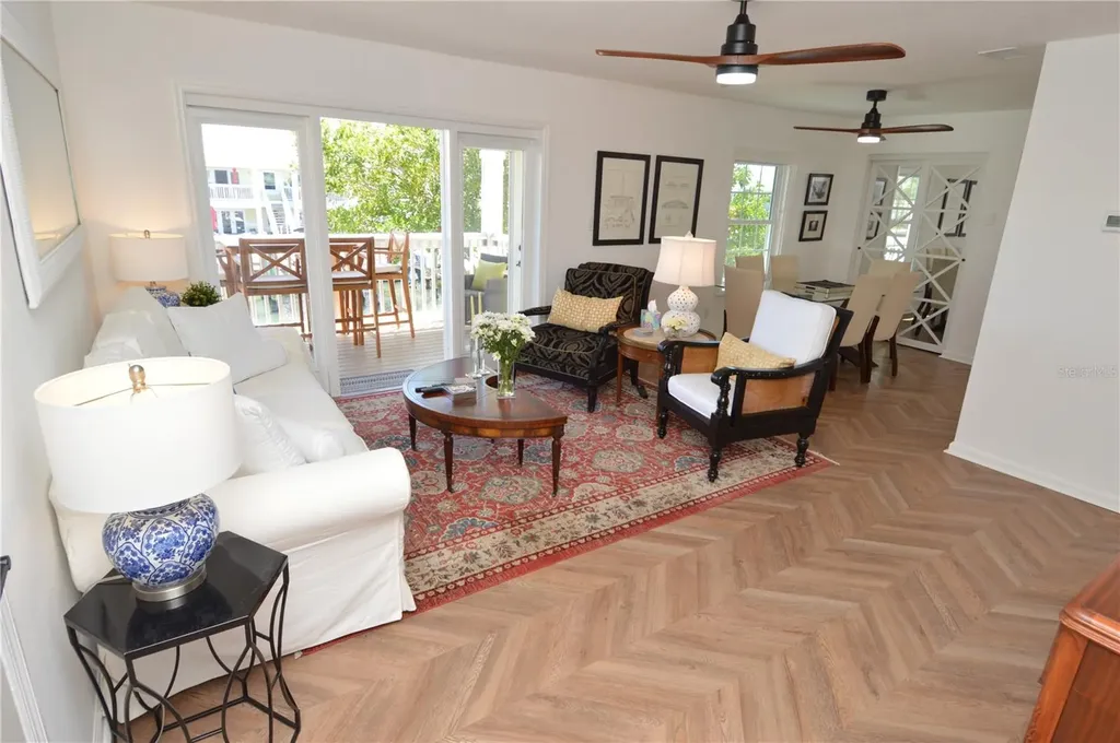 5048 Beach Drive SE St Petersburg FL 33705