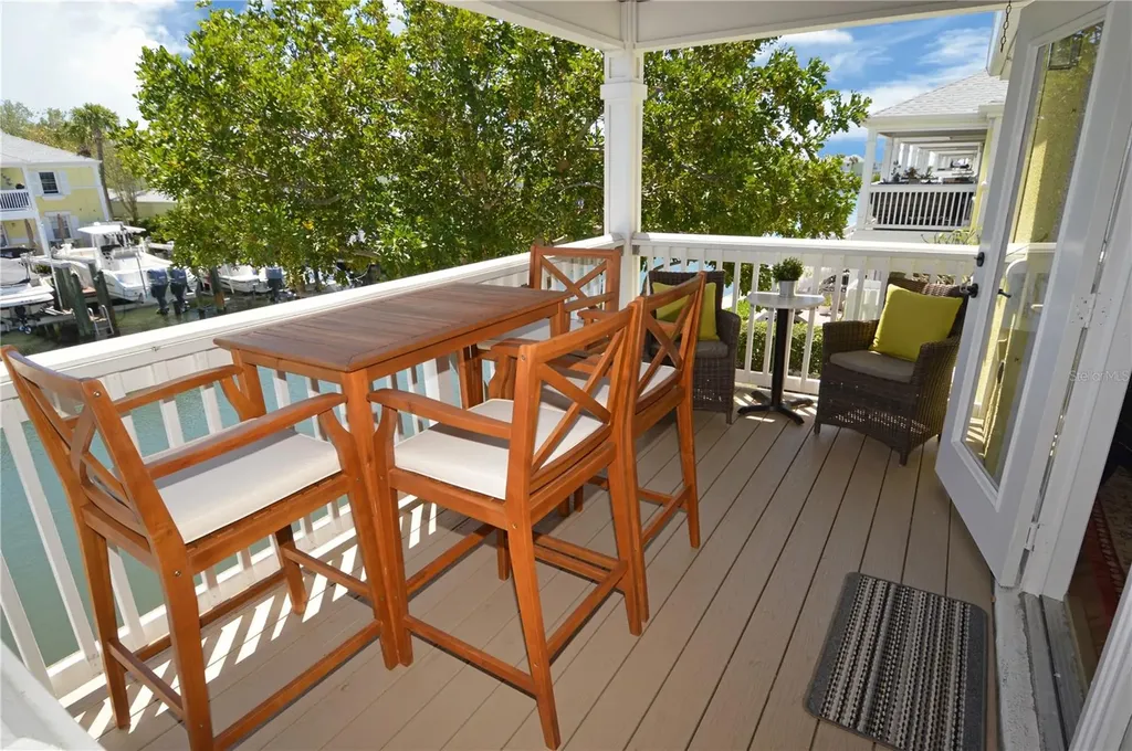 5048 Beach Drive SE St Petersburg FL 33705