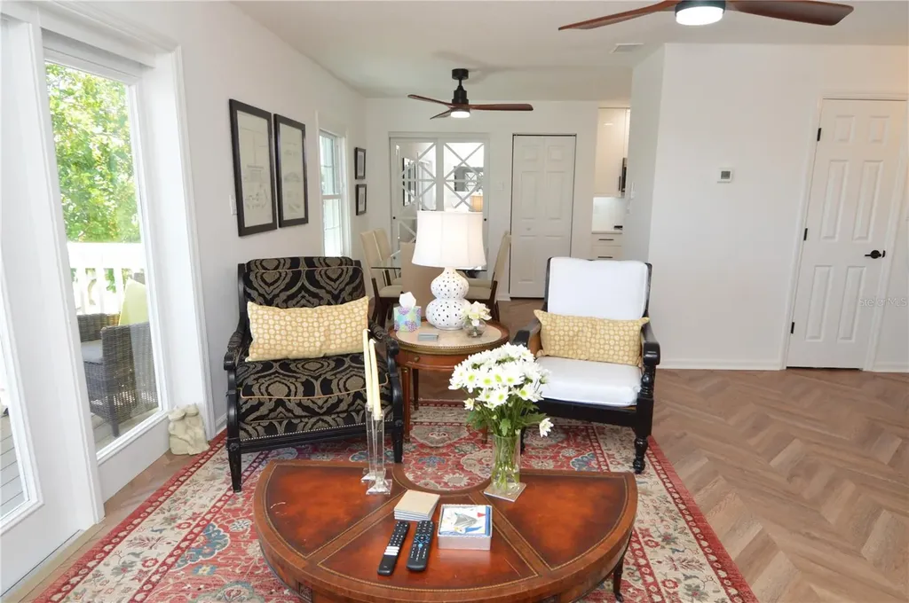 5048 Beach Drive SE St Petersburg FL 33705