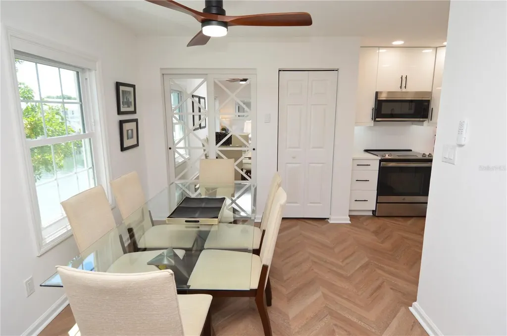 5048 Beach Drive SE St Petersburg FL 33705