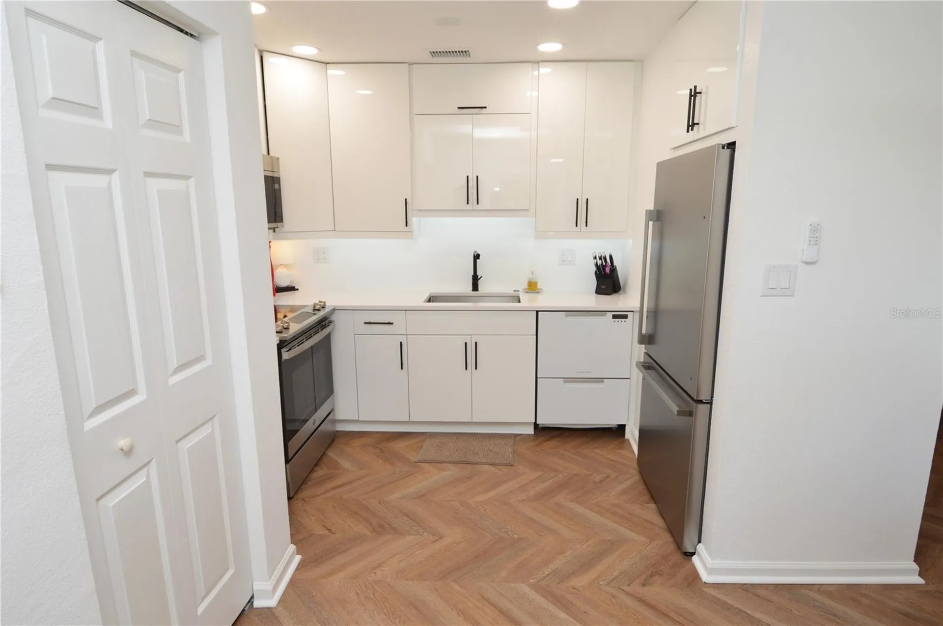 5048 Beach Drive SE St Petersburg FL 33705